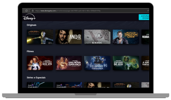 Notebook, com a imagem do site Disney+ na tela mostrando os filmes e séries Star Wars disponíveis no streaming