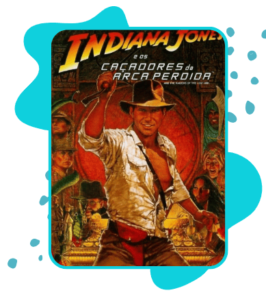 Pôster do filme Indiana Jones e os Caçadores da Arca Perdida, mostrando Indiana Jones no centro com chapéu e chicote levantado. O fundo traz elementos de aventura e personagens do filme em tons quentes de vermelho, laranja e dourado