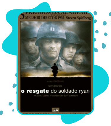 Pôster do filme O Resgate do Soldado Ryan com soldados usando capacetes militares durante a Segunda Guerra Mundial. Tom Hanks aparece em destaque no centro da imagem, enquanto uma silhueta de soldado caminha ao fundo. O pôster possui moldura azul-turquesa e fundo decorativo abstrato na mesma cor.