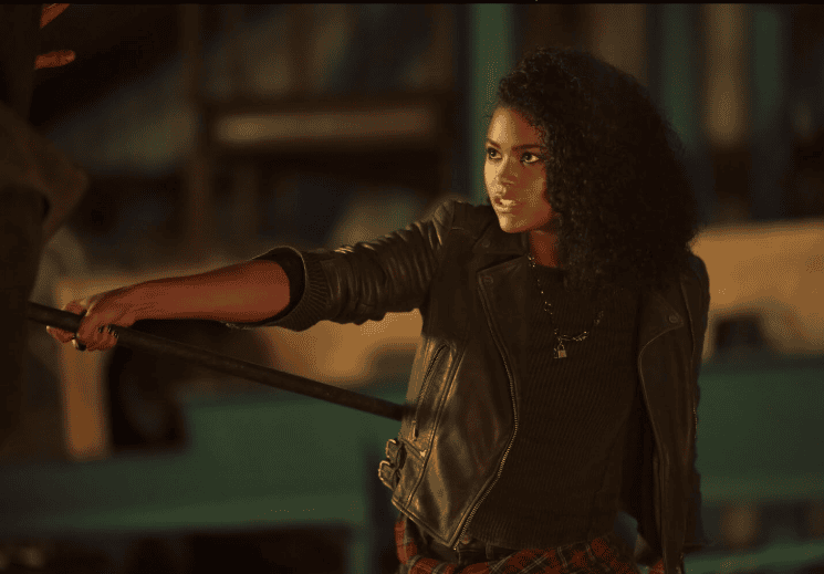 imagem da personagem thalia grace na série percy jackson